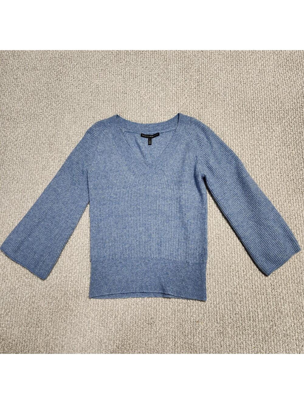 White House Black Market Light Blue V-Neck Sweater Size Small